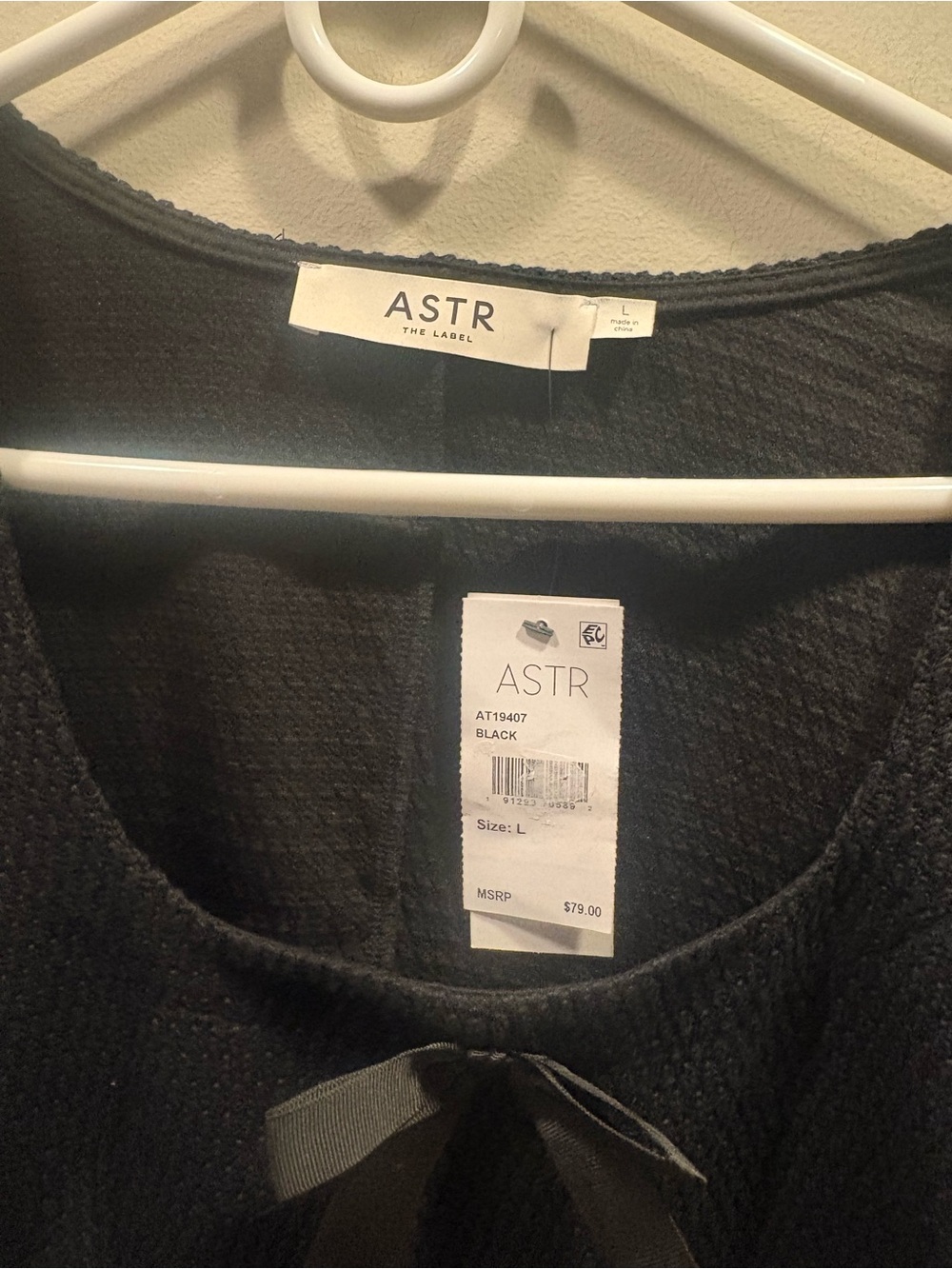 Astr The Label split Bow Front Top - Picture 6 of 8